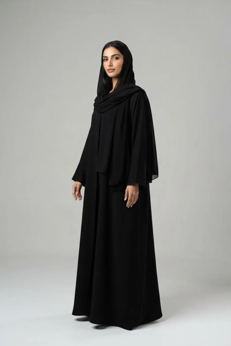 العبايات السوداء